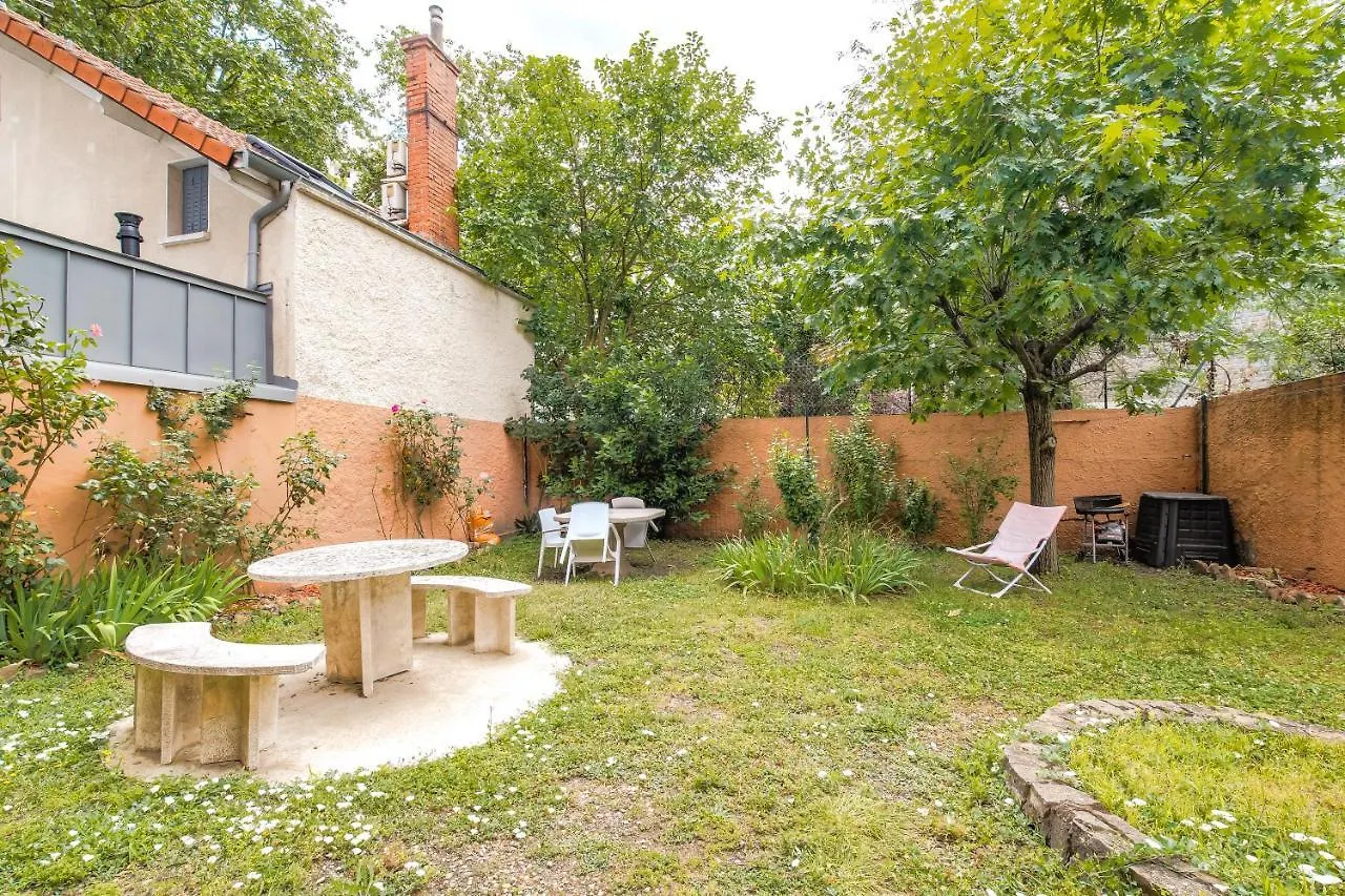 Studio Calme Avec Jardin, Tram T6 Et Metro D, Lyon 8 Apartment