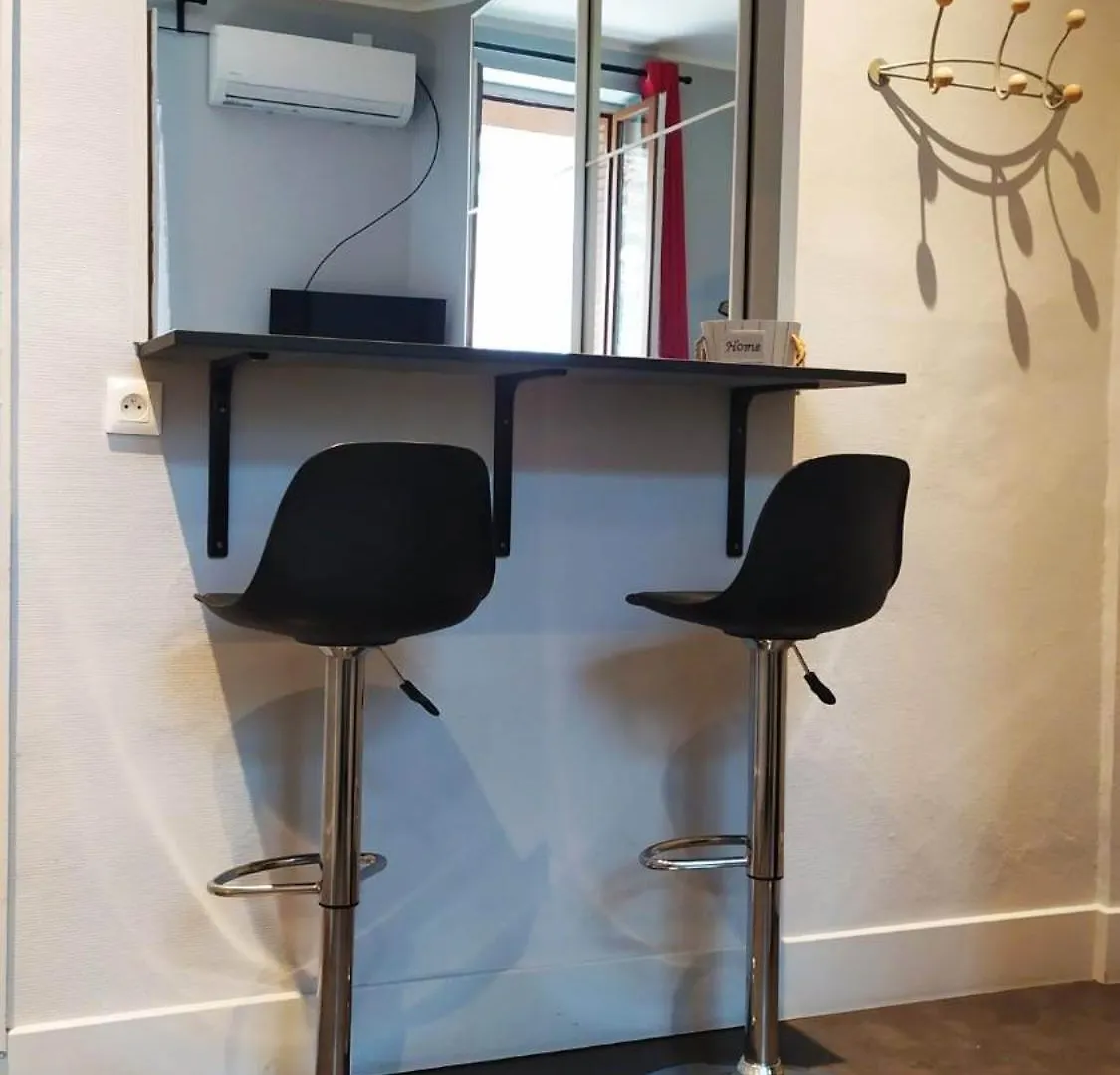 Appartement T1 Métro Mermoz Lyon France