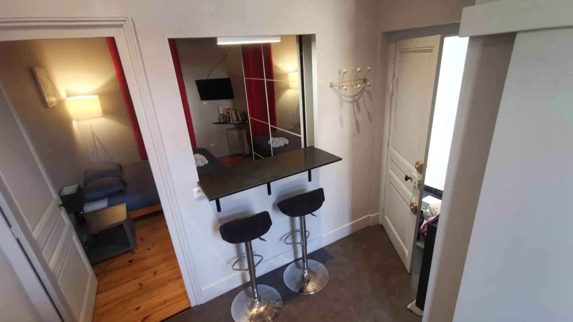 Apartment Studio Calme Avec Jardin, Tram T6 Et Metro D, Lyon 8